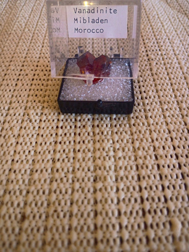 Lustrous red vanadinite - lustrous,